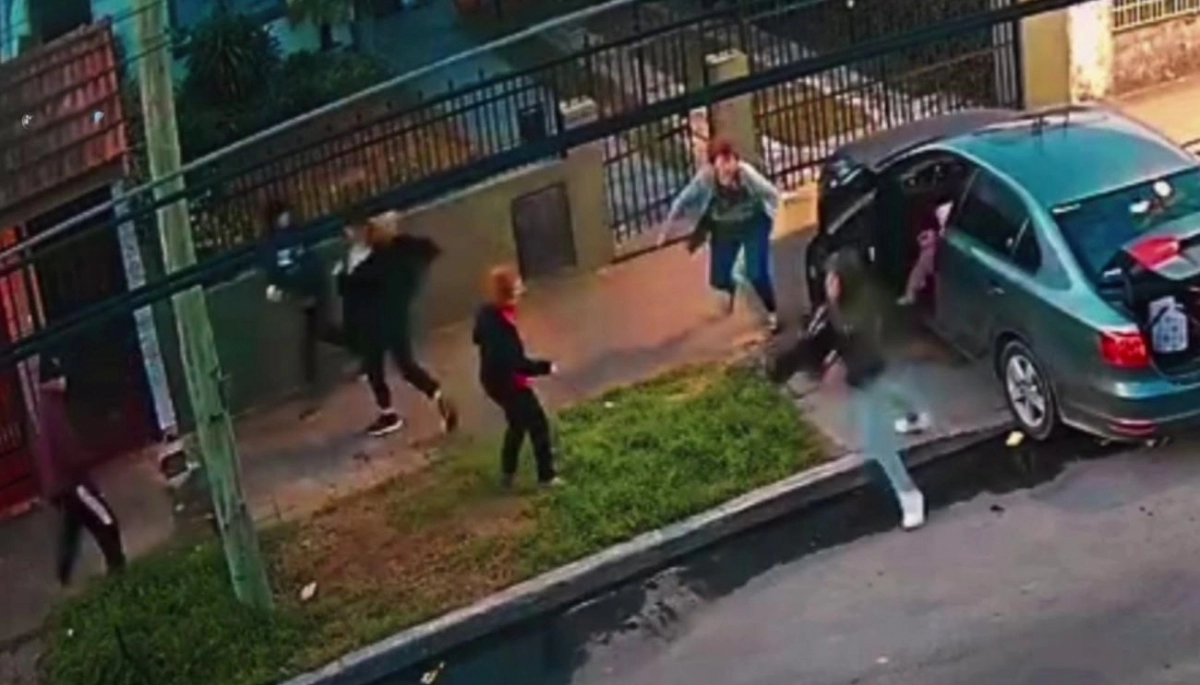 Robo piraña en Tres de Febrero: atacaron a varias mujeres y a una la arrastraron por la vereda