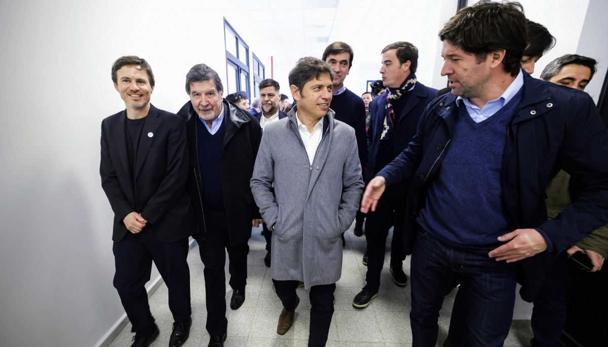Tras la pérdida de la planta de GNL, Kicillof fue a un distrito radical a inaugurar un complejo educativo