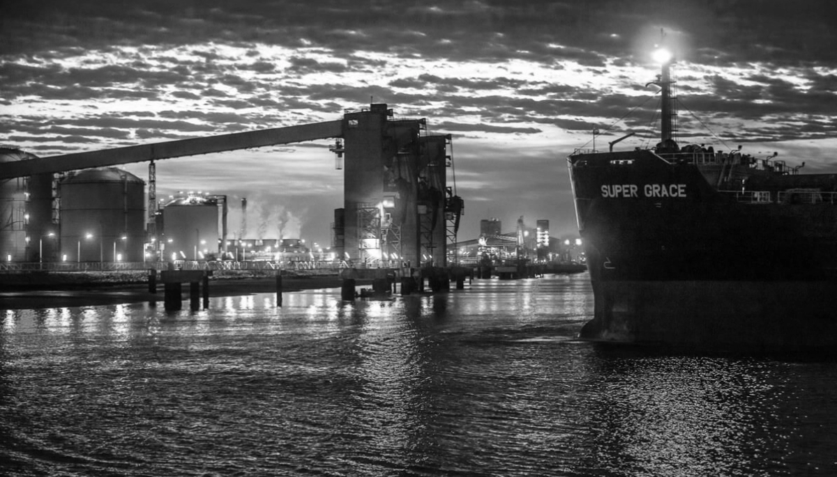 Legisladores volaron a Bahía a respaldar la planta GNL, pero cuando aterrizaron se enteraron que se eligió a Río Negro