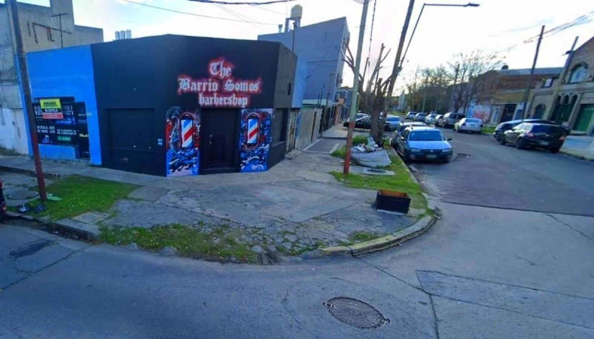 "Delivery chorro" sustrajo una bicicleta y los pibes de la cuadra le dieron una dolorosa propina