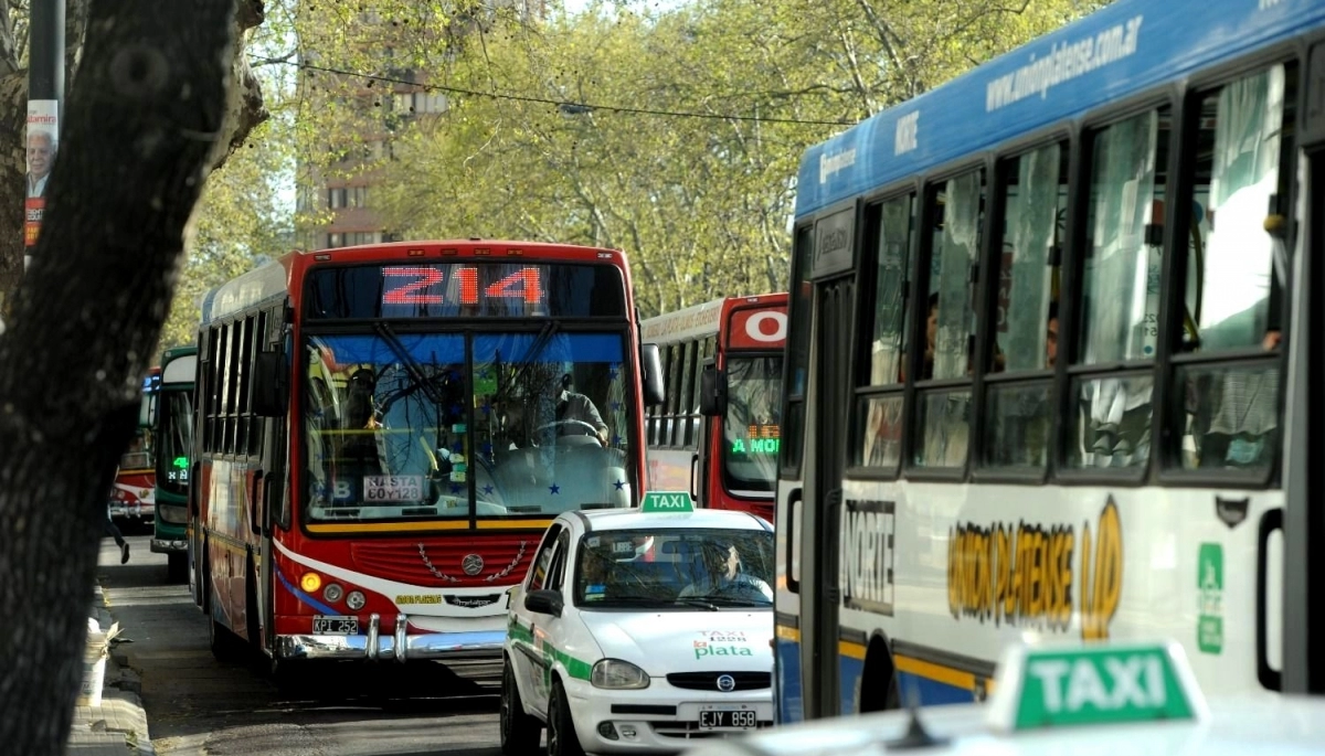 El bolsillo al rojo vivo: se confirmó una nueva suba en la tarifa de los colectivos del AMBA