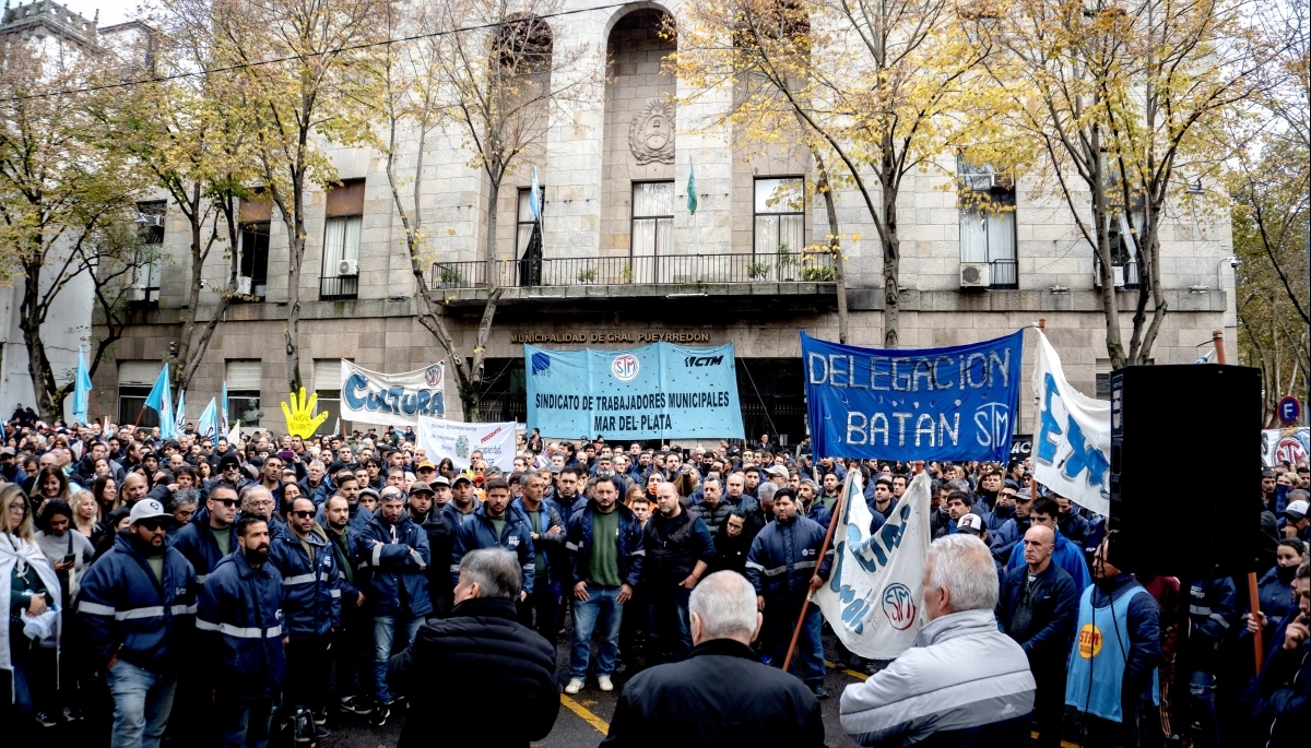“No hacemos más su trabajo”: municipales marplatenses dejan a Montenegro cerca del abismo