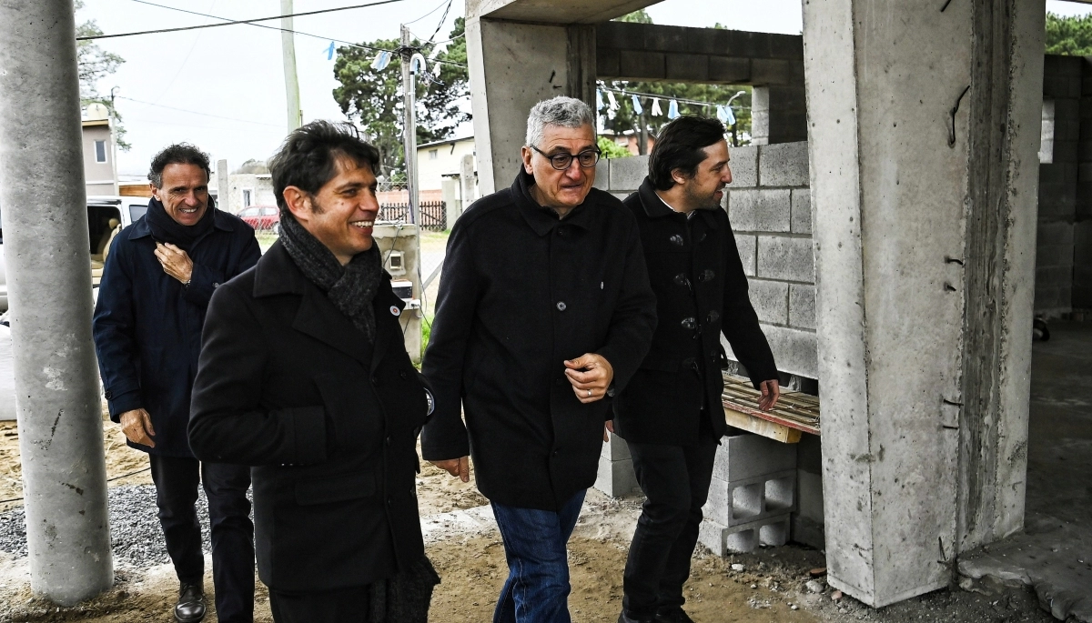 Kicillof inauguró un CAPS en Villa Gesell y volvió a cargar contra Milei: “Nos quiere fundir”