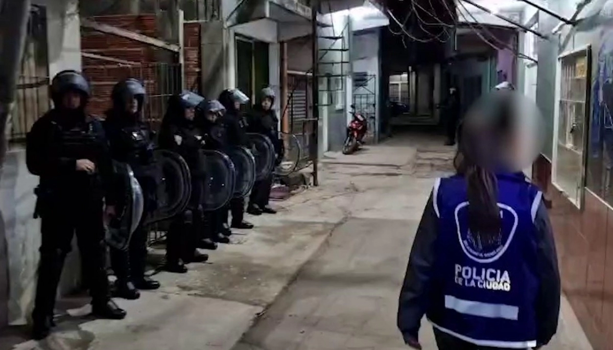 Horror en Barracas: adolescente identificó a su abusador en una carta escrita con jeroglíficos