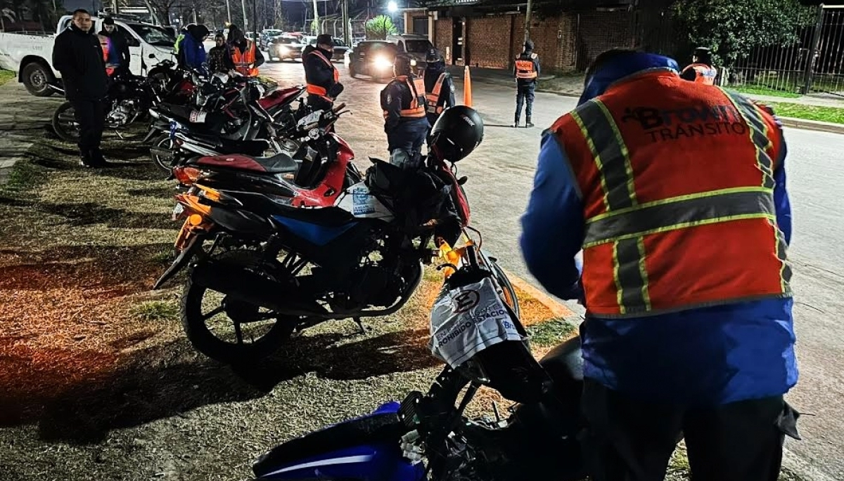 Cascallares desplegó un operativo policial “anti motochorros” en Glew: secuestraron 17 motos
