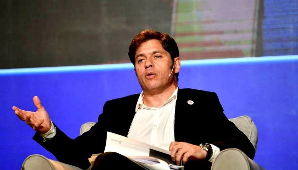 El uso de celulares en escuelas abrió otro punto de conflicto entre La Cámpora y Kicillof