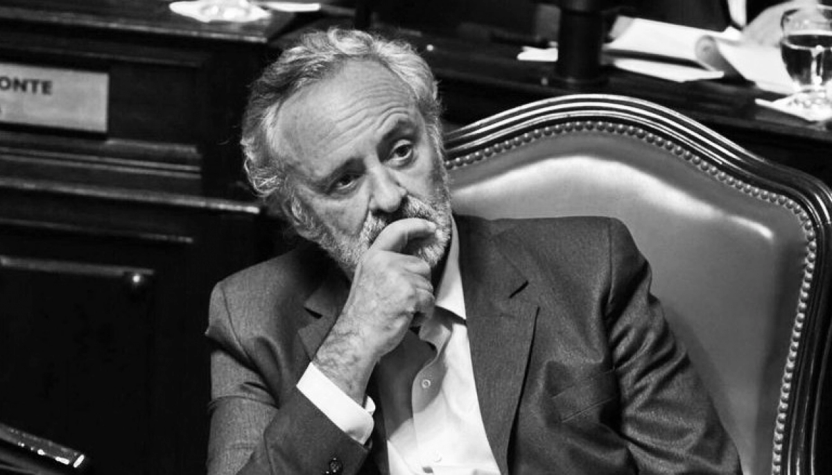 ¿Se va o se queda? De la Torre sigue en duda sobre si abandona a los libertarios en el Senado bonaerense