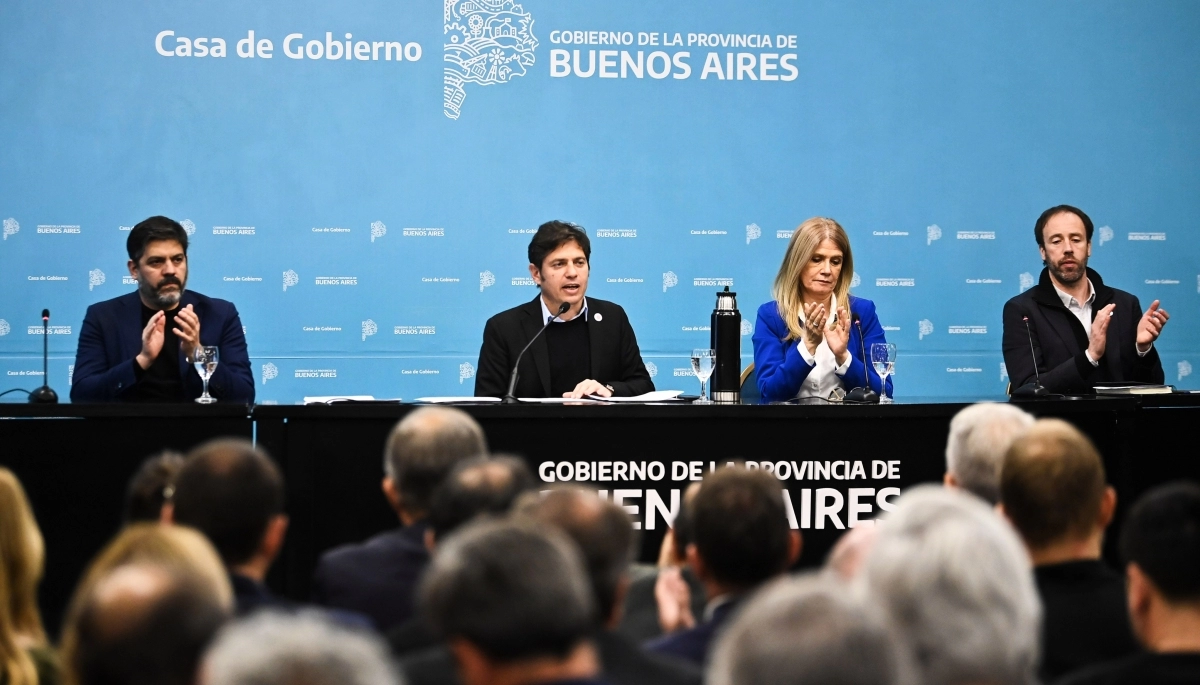Con ausencia de intendentes del PRO, Kicillof entregó la tercera cuota de los Fondos Municipales