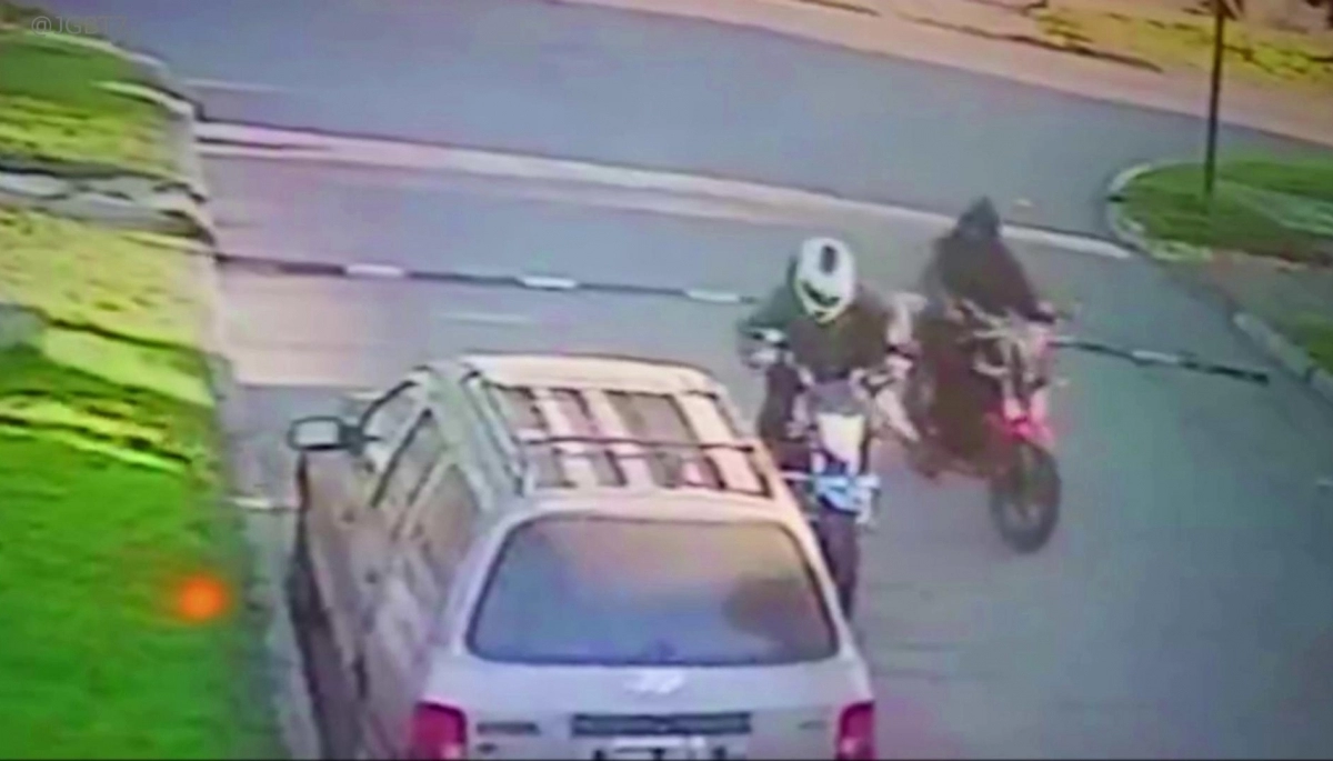 Motochorros en Merlo: le apuntaron con la pistola a la cabeza y le robaron las pertenencias