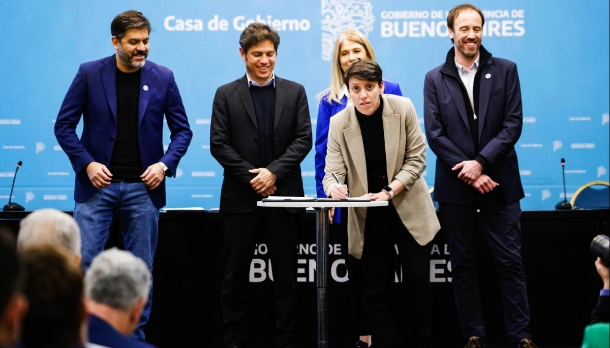 Radicalismo presente: Lucía Gómez visitó el Salón Dorado y participó de la firma del Fondo Municipal