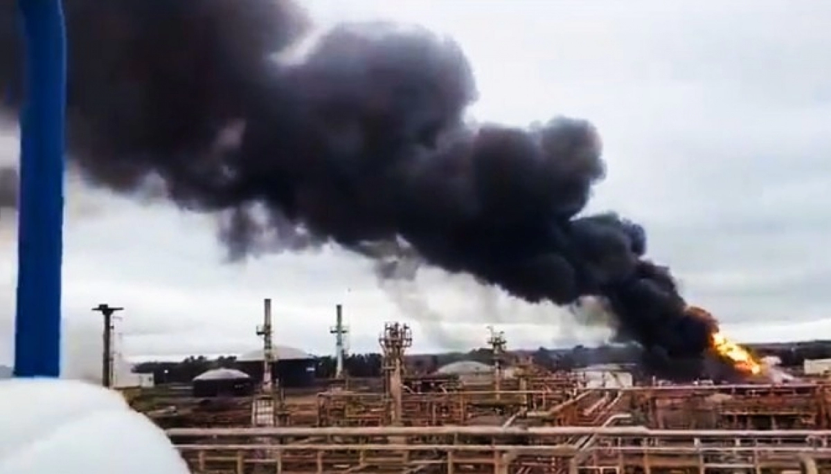 Comunicado oficial de YPF sobre el incendio en la destilería de Ensenada