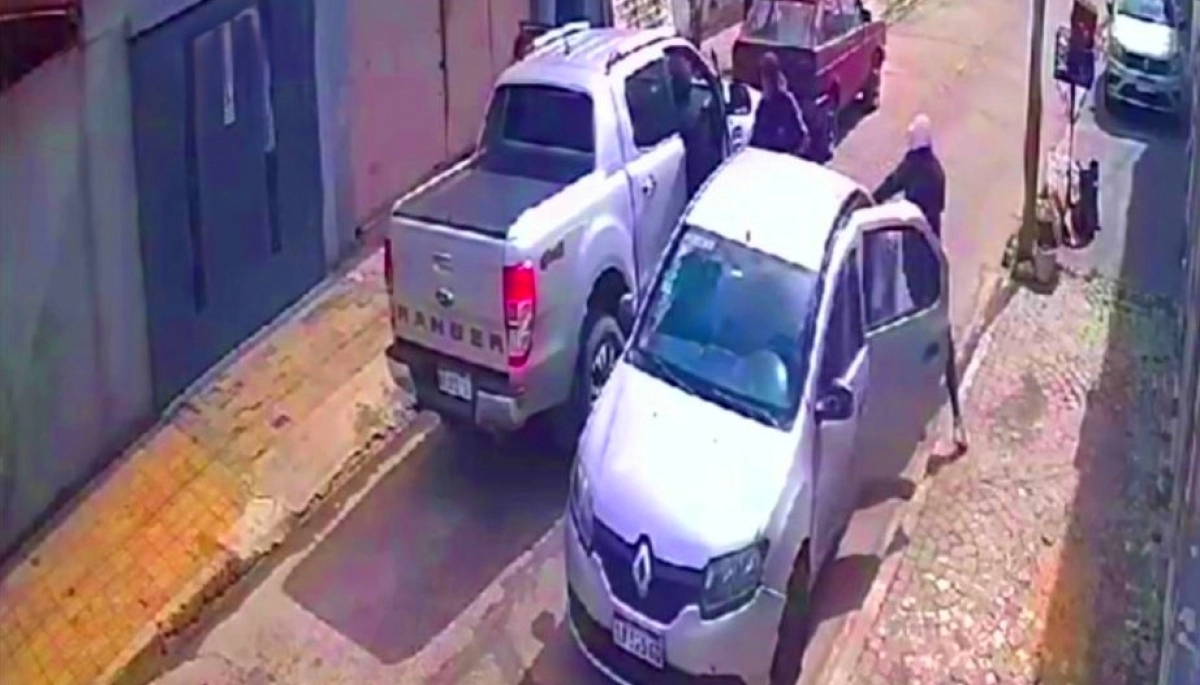 Terror en Tres de Febrero: armados y con la modalidad piraña, intentaron robar una camioneta