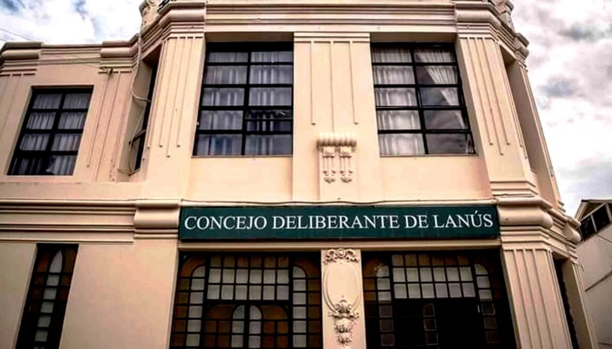 La oposición pegó el faltazo en el Concejo Deliberante de Lanús y lamentó las “prioridades” de Álvarez