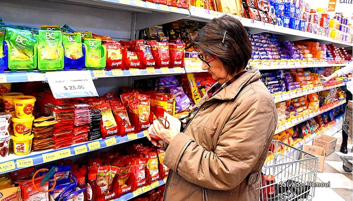 El consumo continúa en caída y el gobierno bonaerense le pidió a Milei “reorientar” el modelo económico