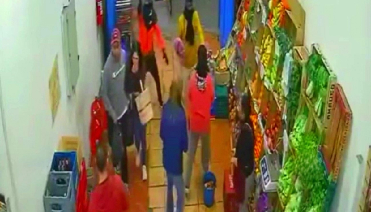 Inseguridad en Lanús: armados y con las caras cubiertas, asaltaron un supermercado