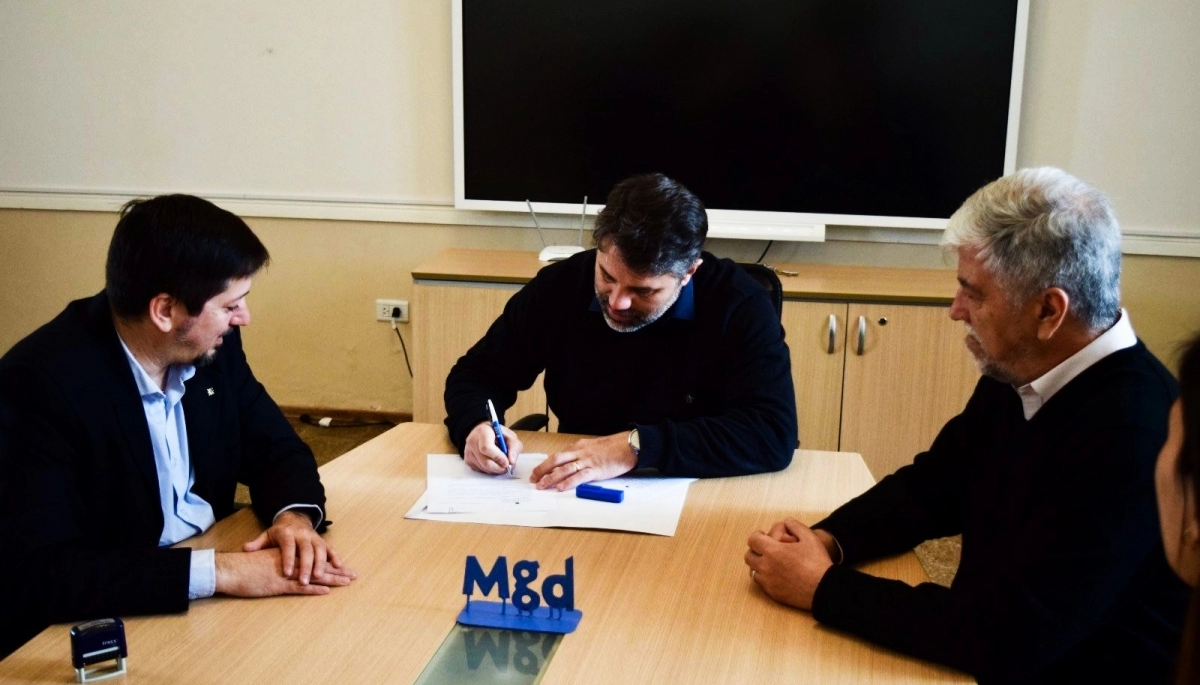Hourcade firmó un convenio entre Magdalena y la UTN de La Plata