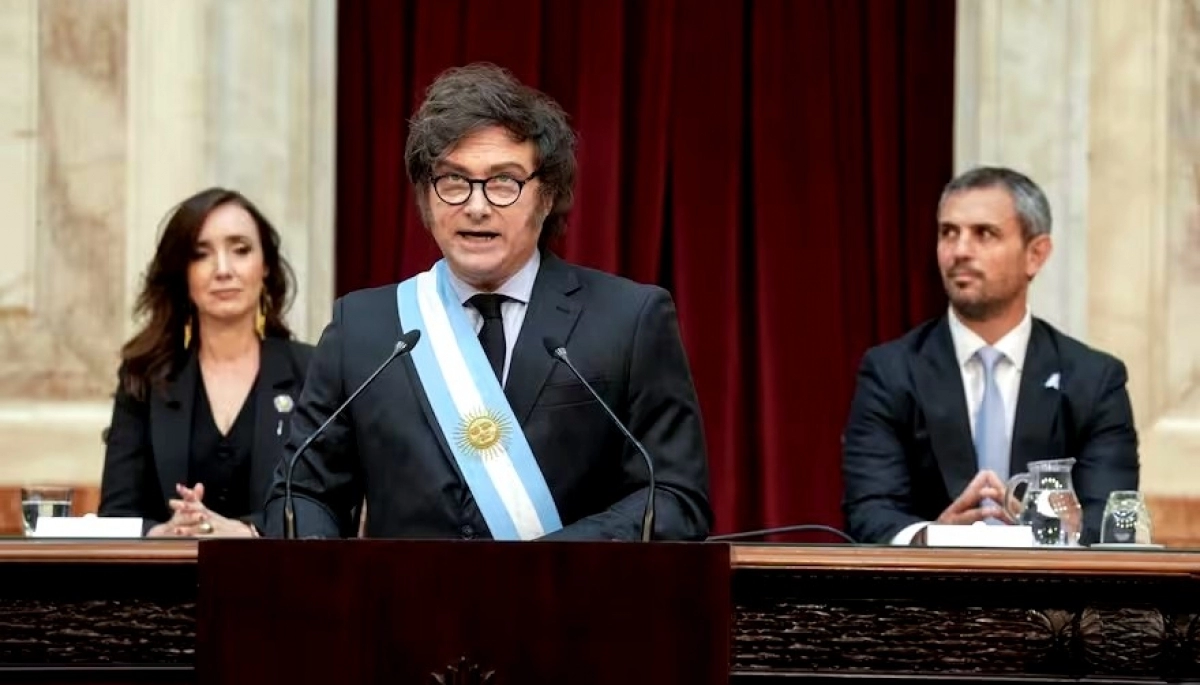 Milei presentó el Presupuesto 2025 con duras chicanas para Macri y el kirchnerismo