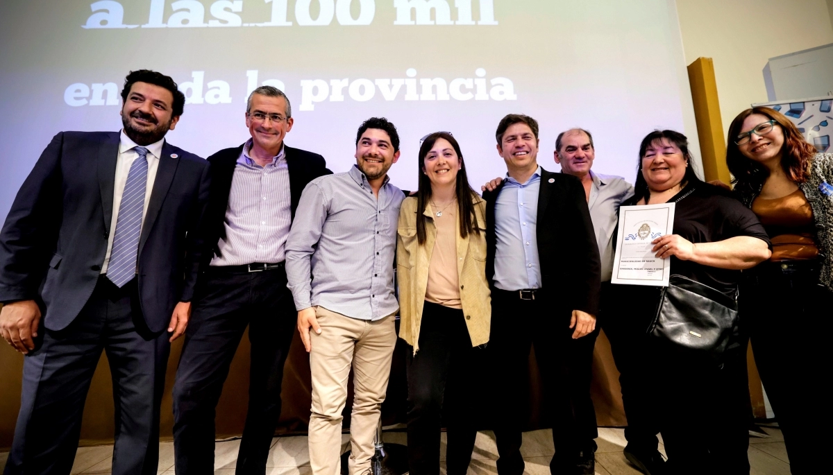 Después de reunirse con intendentes radicales, Kicillof visitó a Suescun en Rauch