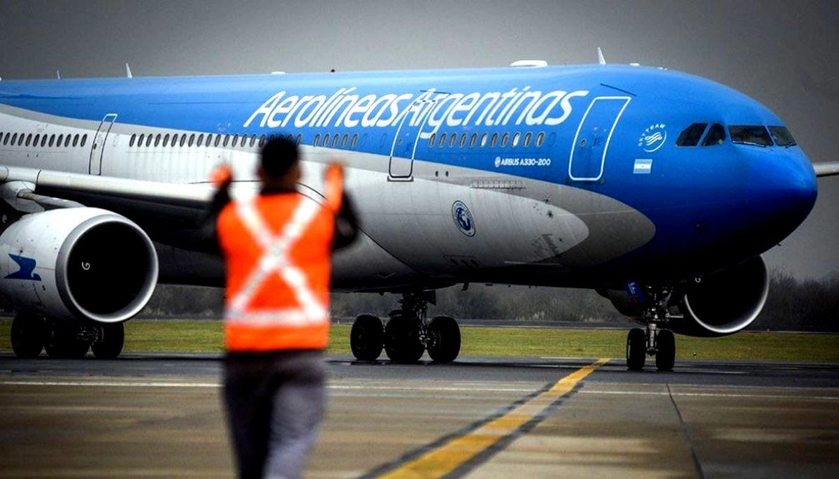 Una senadora pide que Kicillof deje de utilizar Aerolíneas Argentinas para “controlar gastos”