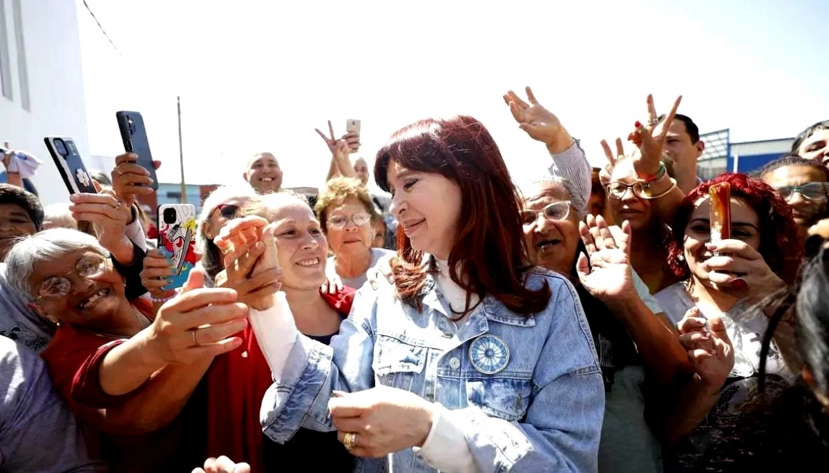 En medio de la interna Máximo-Kicillof, Cristina pisó el Conurbano y suenan versiones de candidatura 2025
