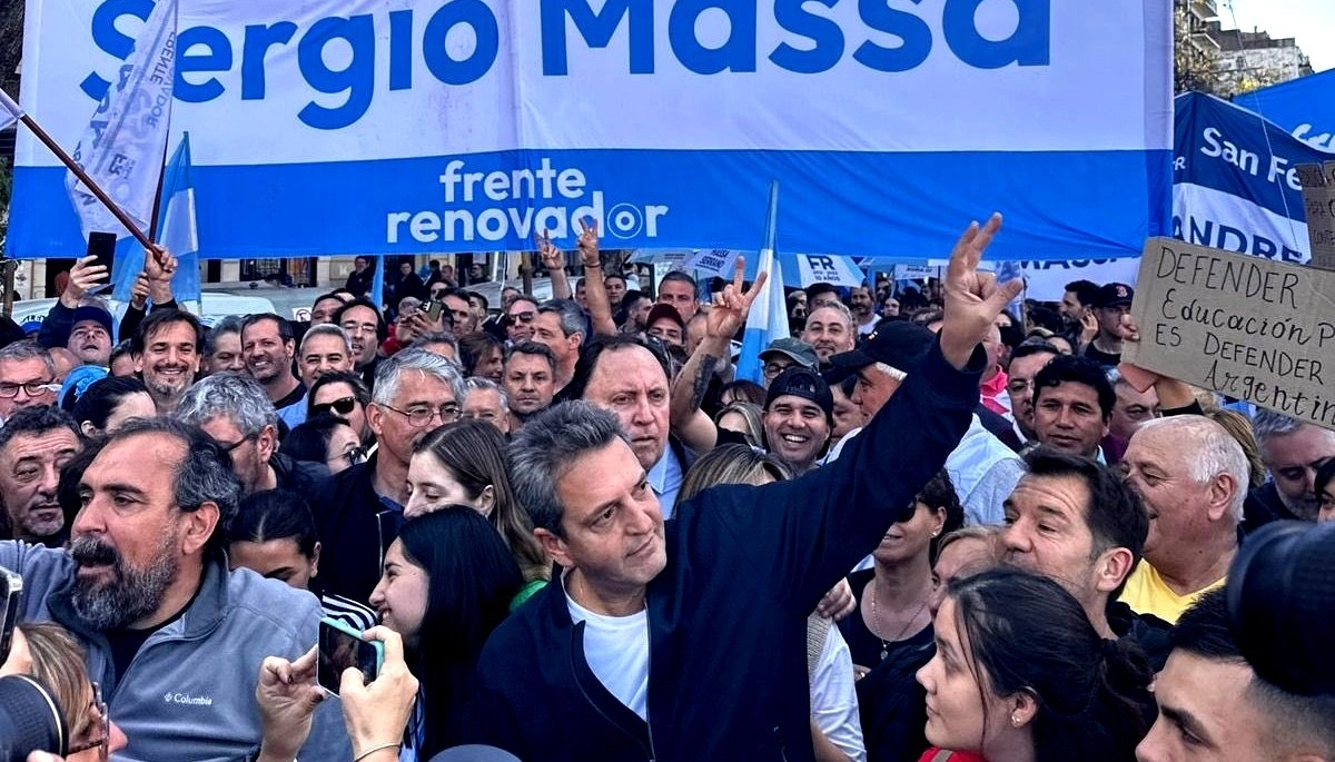 Reapareció Massa para participar de la marcha universitaria contra el veto de Milei