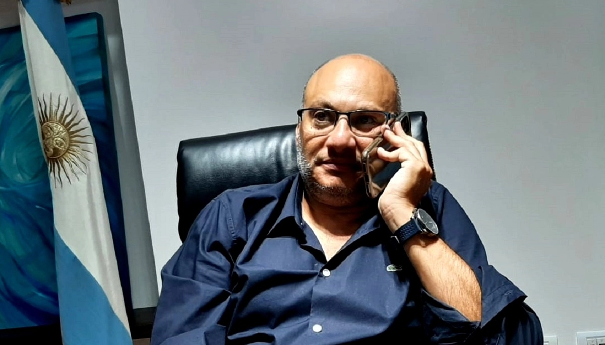 En medio de la crisis, intendente radical busca congelar el salario de funcionarios y concejales