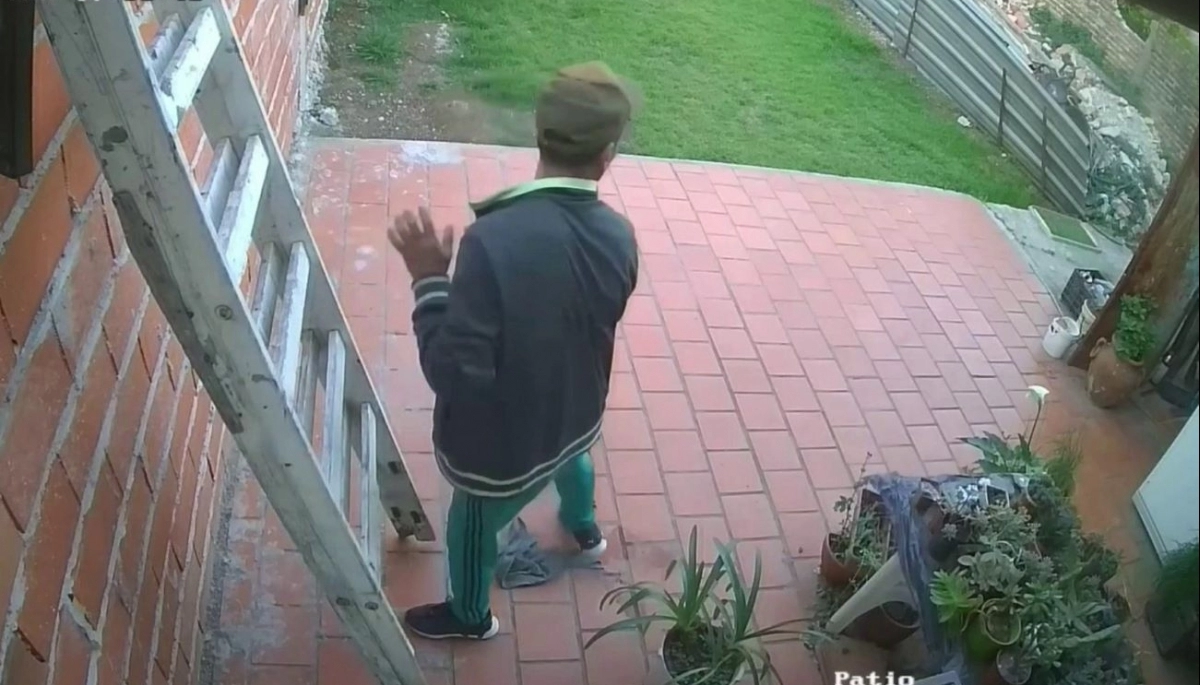 Descontrol en Quilmes: ratero saltó la medianera y robó costosa herramienta de una vivienda