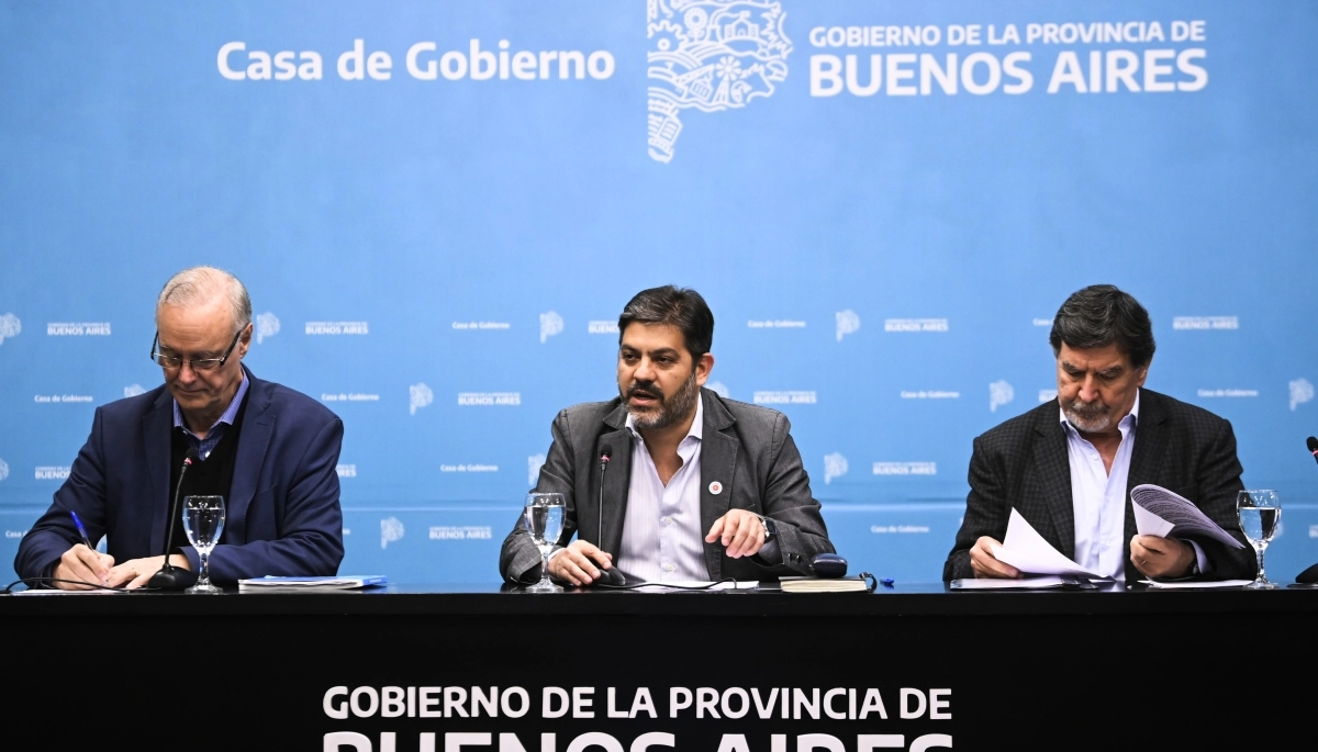Silencio en el Gobierno de Kicillof: sin definiciones para elegir entre Quintela y Cristina para el PJ Nacional