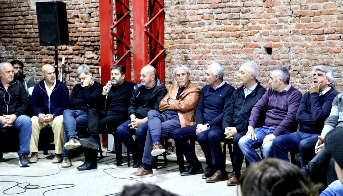 En medio de la feroz interna, el kicillofismo puso primera con el armado del acto del 17 de octubre