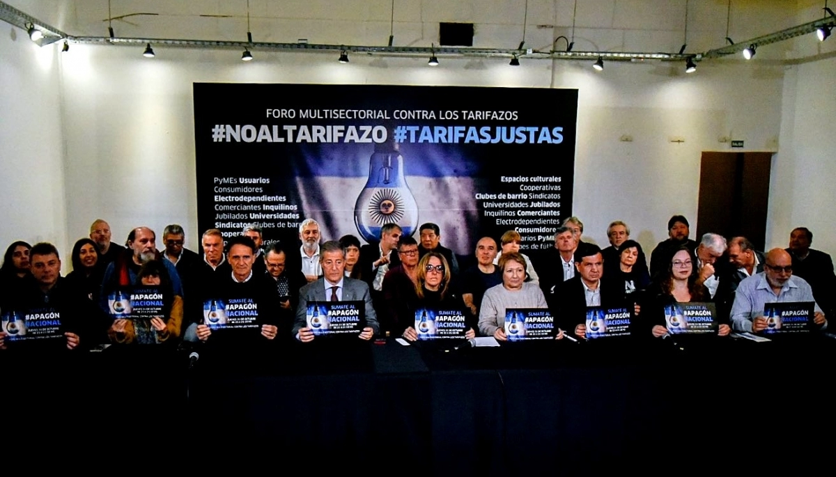 Ministro bonaerense llamó a realizar un “apagón nacional” contra los tarifazos de Milei
