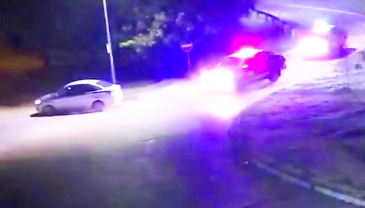 Tras una veloz y peligrosa persecución, los detuvieron con drogas y en un auto con pedido de secuestro