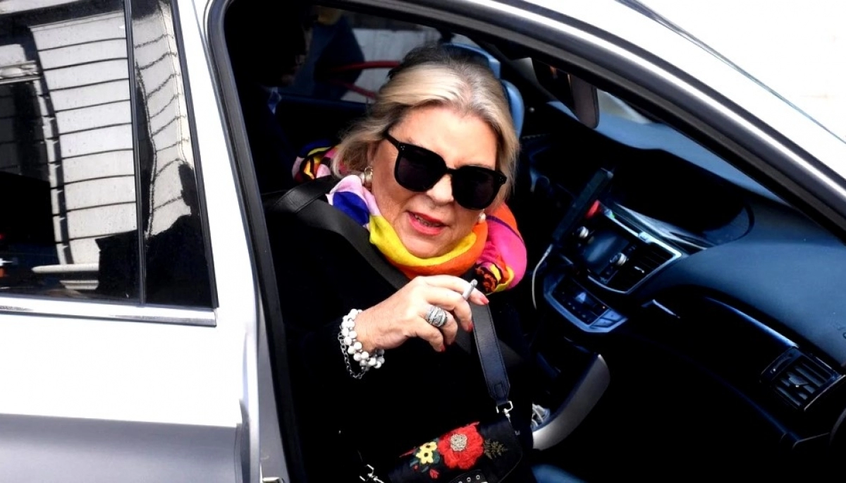 Carrió y un mensaje para Milei: “Si Cristina le gana la Provincia, se cae el gobierno”