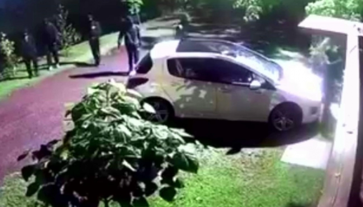 Ola de inseguridad arrasa La Plata: lo despertaron, lo torturaron y le robaron en su casa de Villa Castells