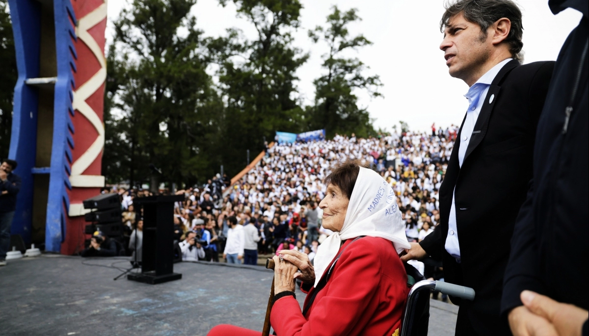 En La Plata: Kicillof lanzó un programa para incluír a las juventudes en políticas de Memoria