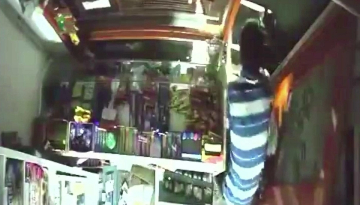 Inseguridad en Merlo: en la madrugada, vicioso irrumpió en un comercio y lo saqueó
