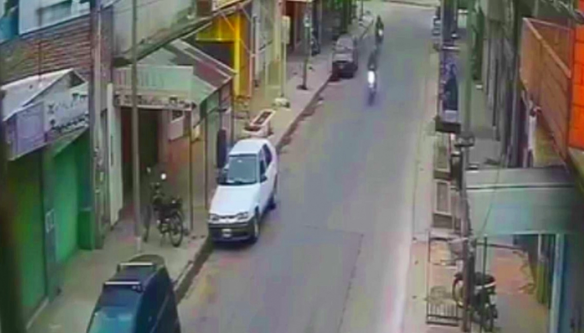 Motochorros en Merlo: en dos ataques, dispararon a un joven por un celular y robaron una moto