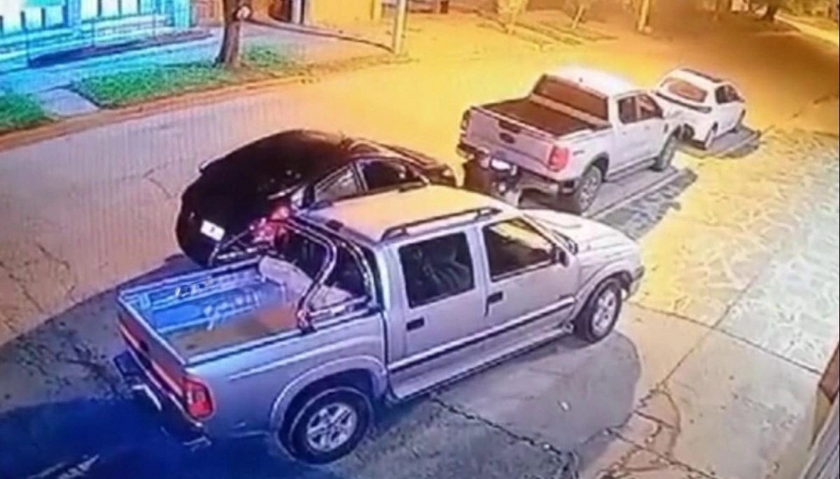 Le pincharon el negocio: allanaron y detuvieron a un sujeto acusado de robar ruedas de 4x4