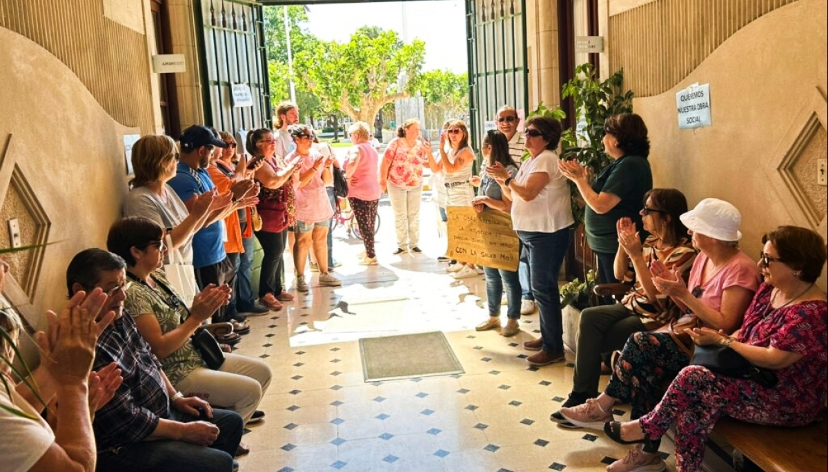 Diz, Giles y Cardelli no convencieron a afiliados de IOMA en Navarro: huyeron custodiados por el GAD
