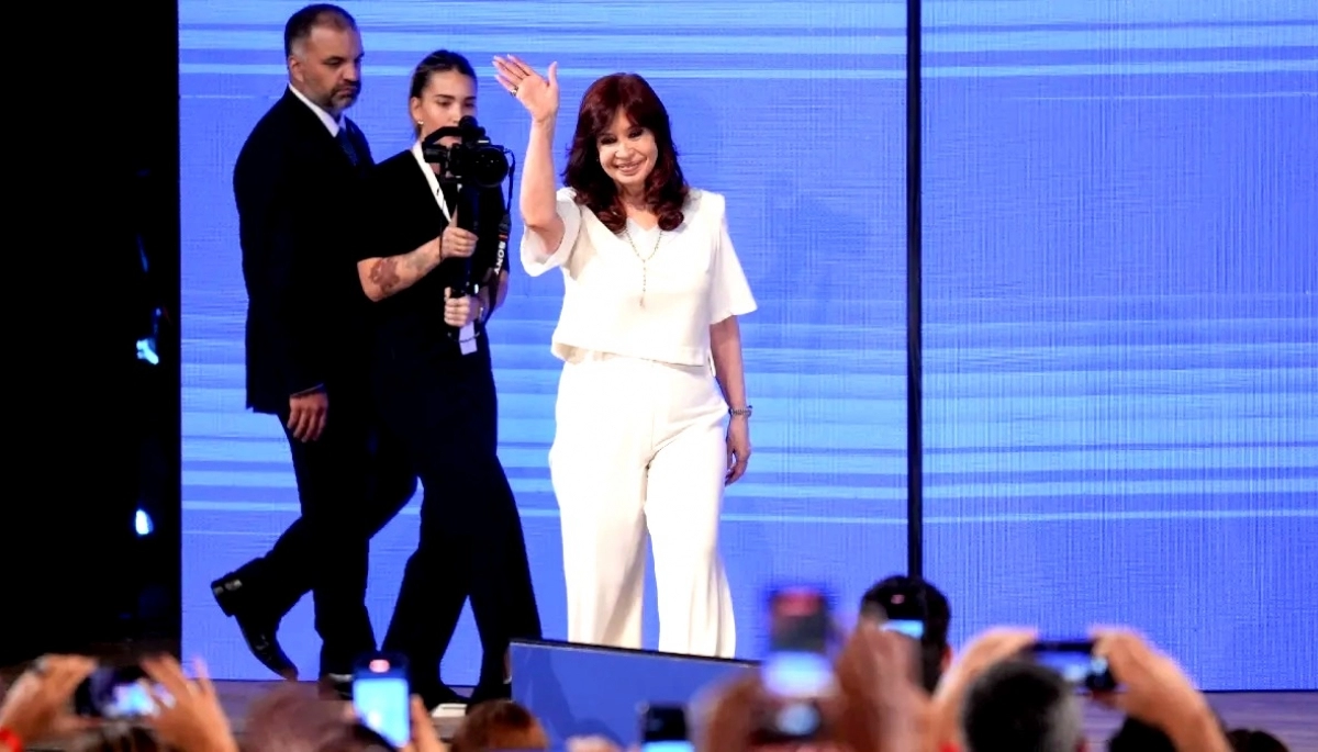La Justicia le sacó la tarjeta roja a Quintela y Cristina será la única candidata del PJ