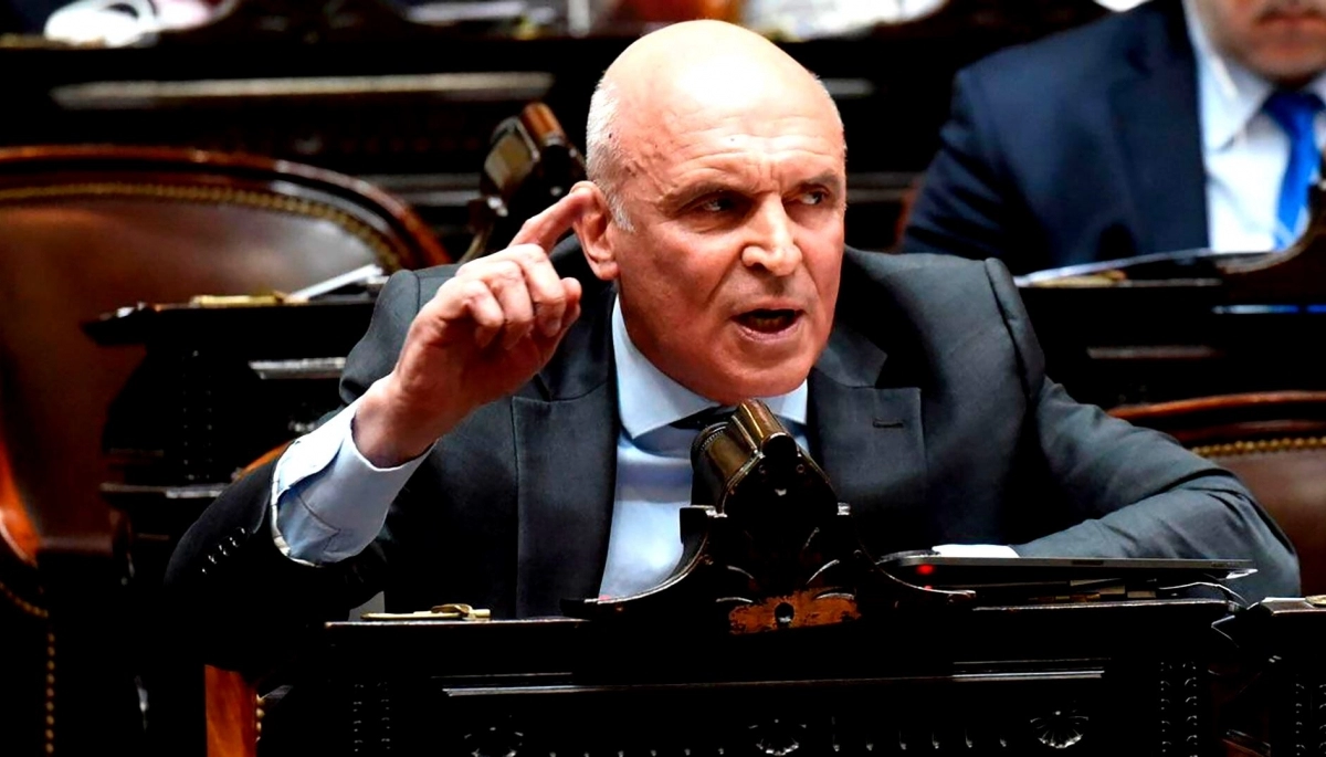 “Pigmeo marxista”: Espert fulminó a Kicillof por los libros “sexuales” que usan las secundarias bonaerenses