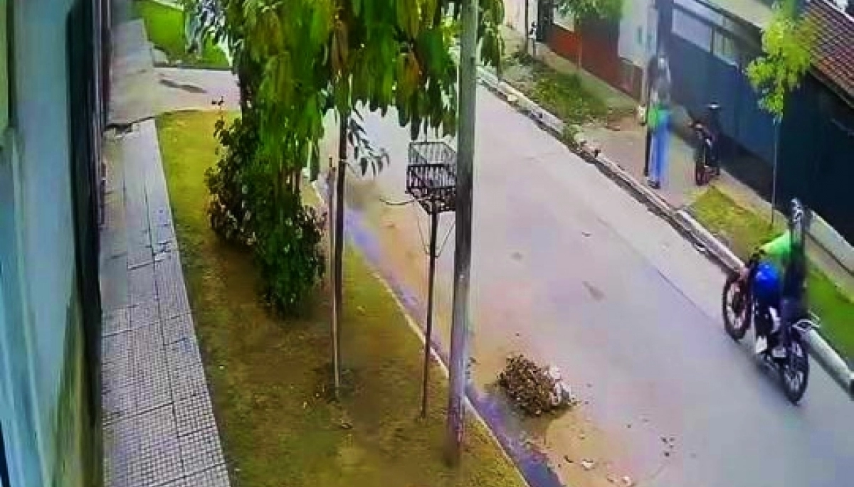 Inseguridad en el Conurbano: motochorros le robaron la moto por ser bien educado