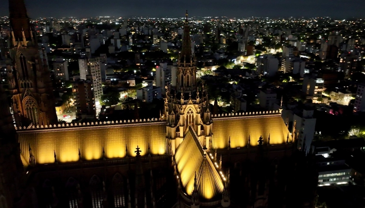 Alak anunció el nuevo sistema de iluminación de la Catedral y las actividades por el aniversario de La Plata