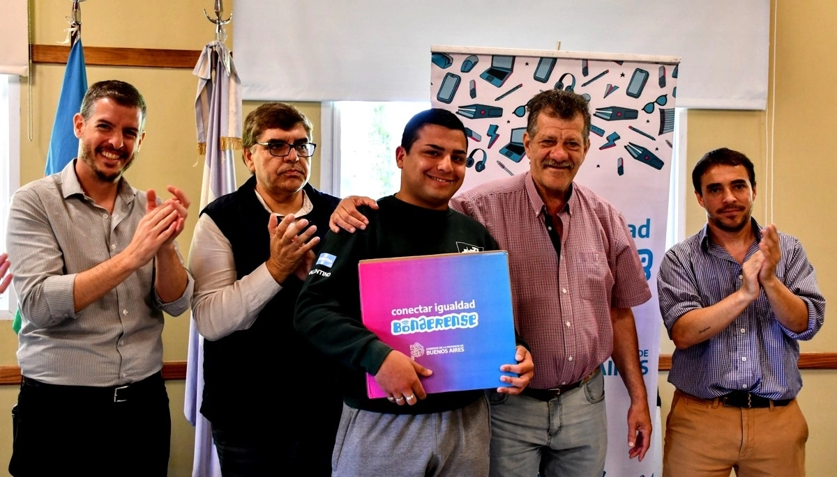 Conectar Igualdad en Bragado: se entregaron netbooks a alumnos de las localidades rurales