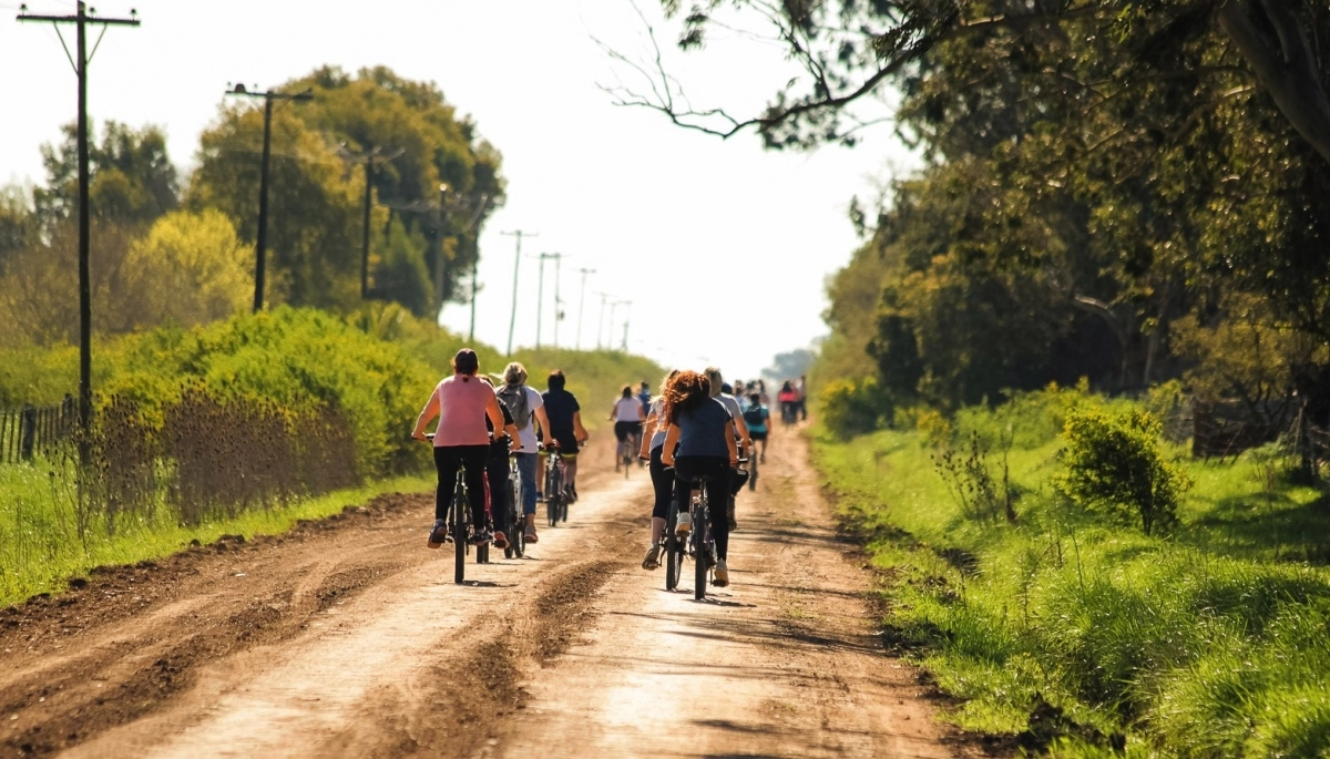 Obras Agrarias: la Provincia adhirió a Lezama a la cuarta etapa del Plan de Caminos Rurales