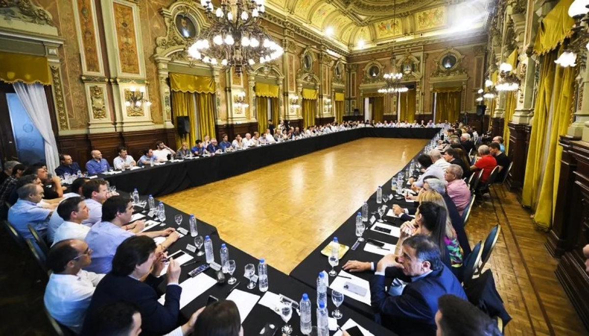 Kicillof le da respiro a intendentes y desembolsa fondos millonarios por los Juegos bonaerenses