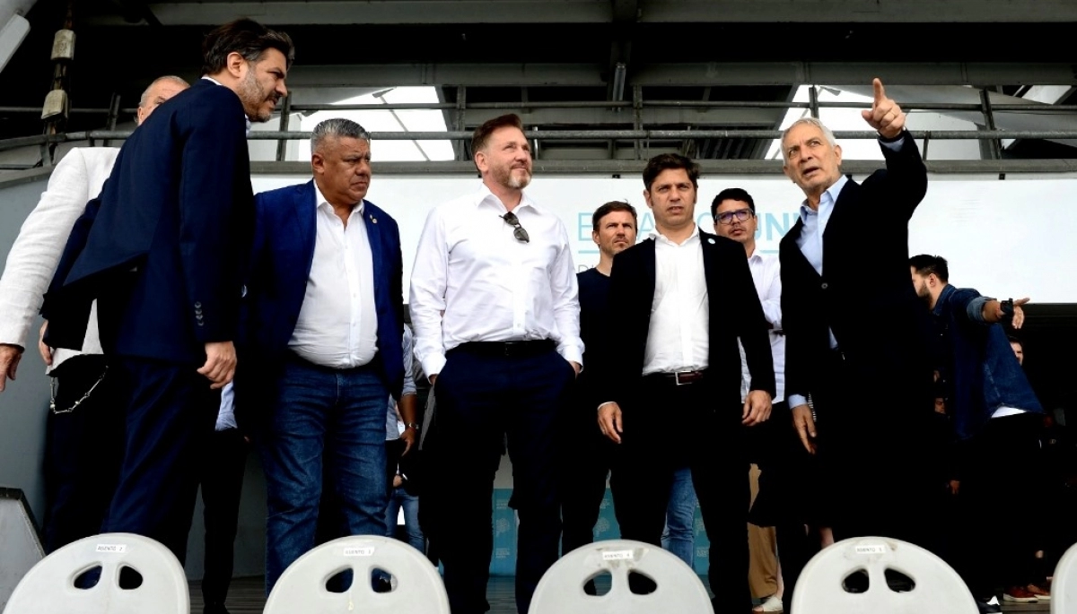 Tras la foto con “Chiqui” Tapia y Domínguez, Kicillof trató de “estúpidos” a Macri y Milei por querer instaurar las SAD