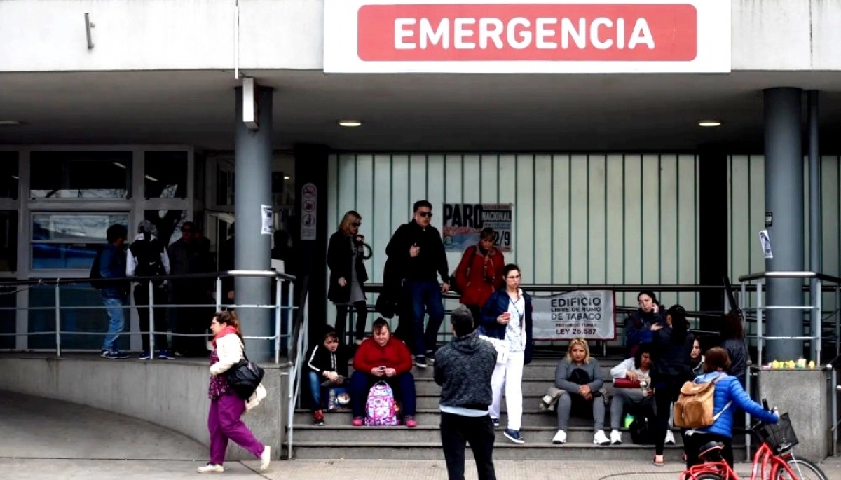 Kicillof se alejó de Milei y anunció que la atención médica para extranjeros seguirá siendo gratuita