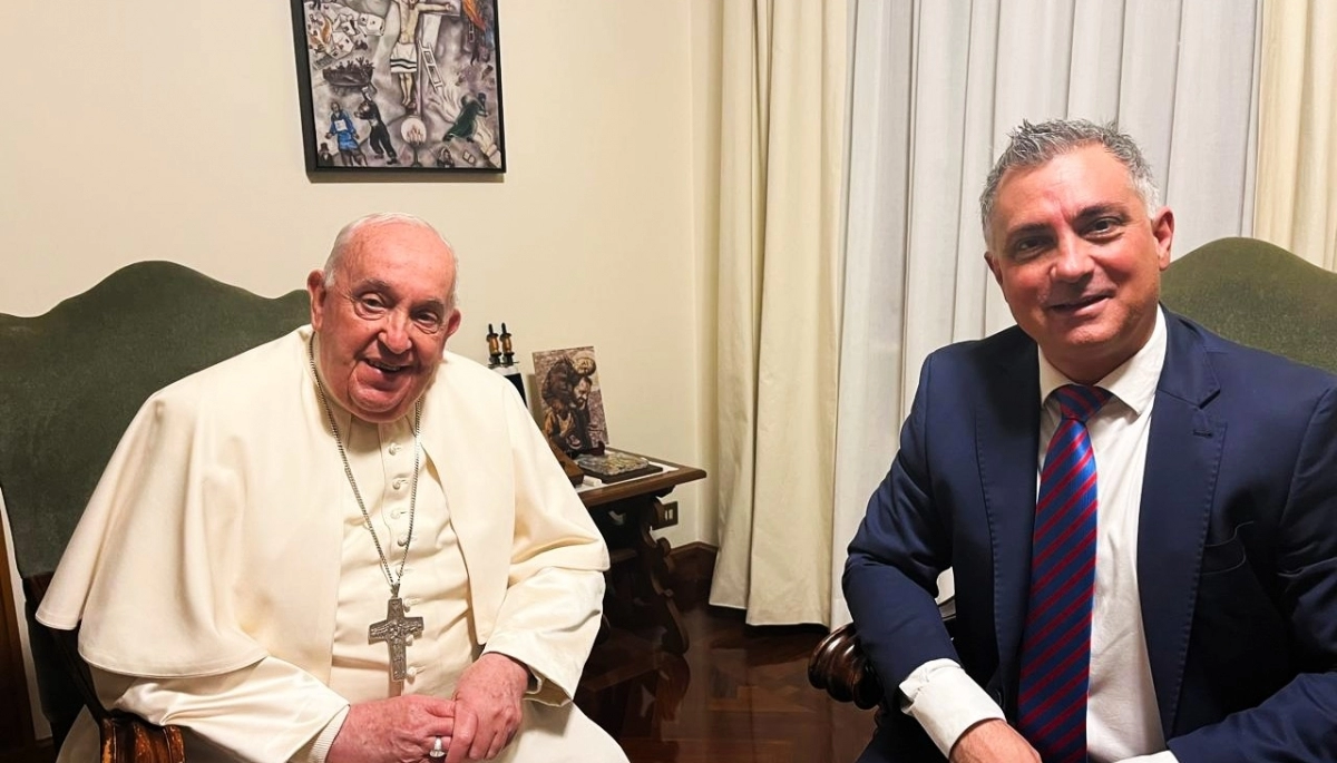 El principal armador de Milei en la Provincia visitó al Papa Francisco en el Vaticano