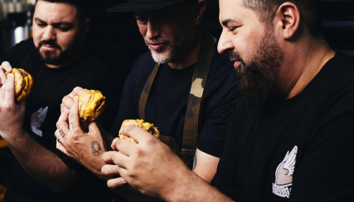La Burger llegó a la Parada Sanguchera de Spot!