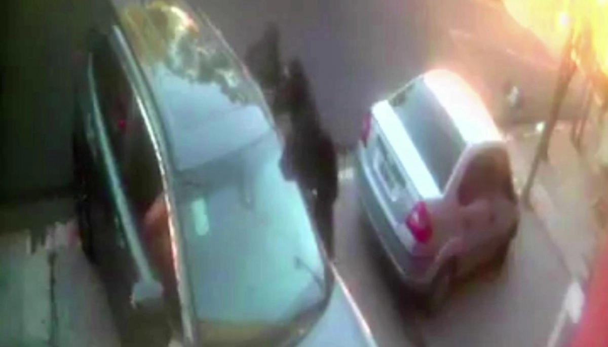 Conurbano de película: sujetos vestidos como Ninjas atacaron a una pareja para robarle el auto